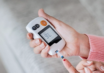 BLOOD GLUCOSE METER